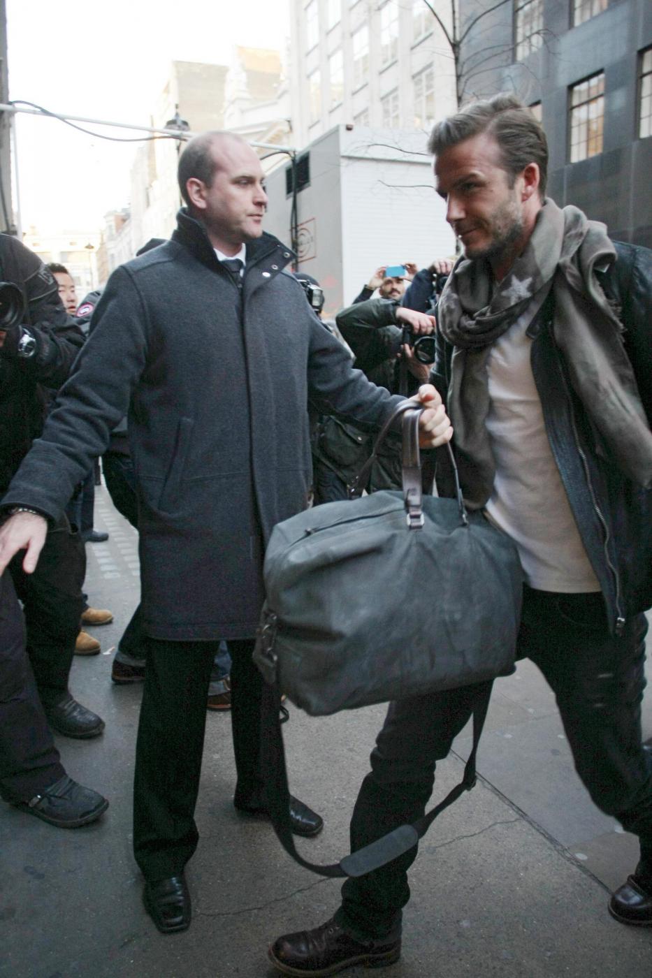 David Beckham arriva da H&M 01