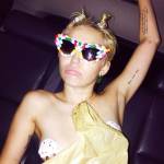 Miley Cyrus in topless al party dello stilista Alexander Wang (FOTO)