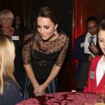 Kate Middleton ad evento benefico: il pancino si comincia a vedere06