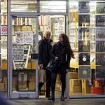 Jimmy Page e la fidanzata 25enne Scarlett Sabet: compleanno al fast food09