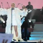 One Love Manchester, Katy Perry: abito con foto delle vittime