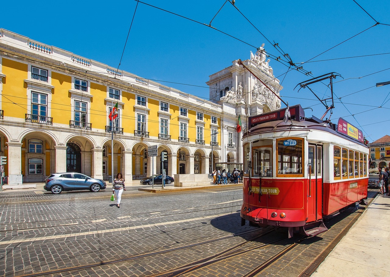 Em Lisboa não é segunda-feira, 9 histórias de autor para conhecer a cidade